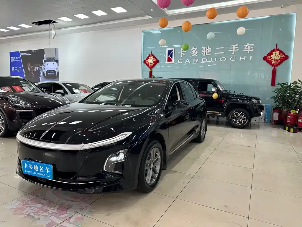Hongqi E-QM5 — фото 1