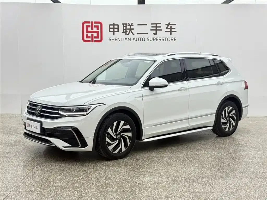 Volkswagen Tiguan L — фото 1