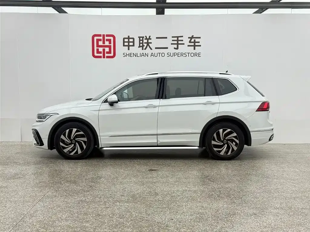 Volkswagen Tiguan L — фото 8