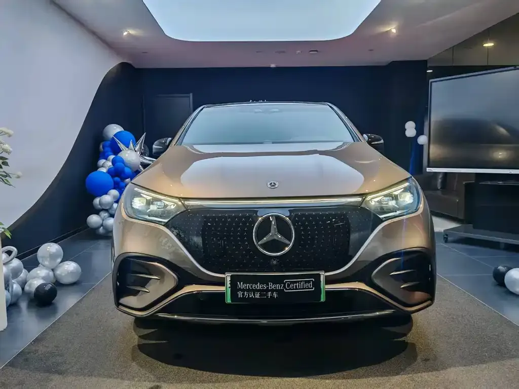 Mercedes-Benz EQE SUV — фото 6