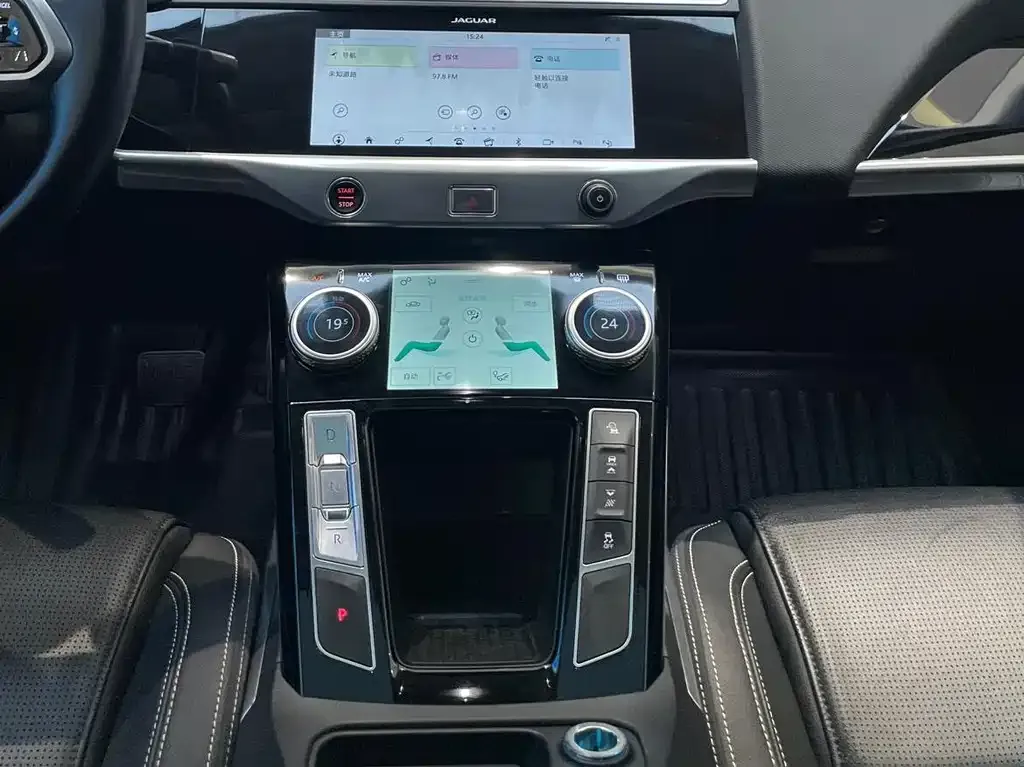 Jaguar I-PACE — фото 10