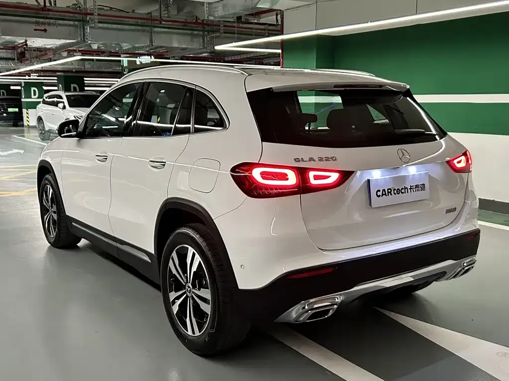 Mercedes-Benz GLA — фото 6