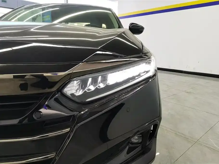Honda Accord — фото 10