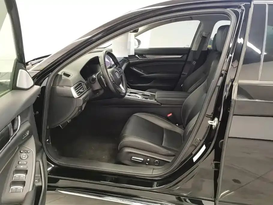 Honda Accord — фото 9