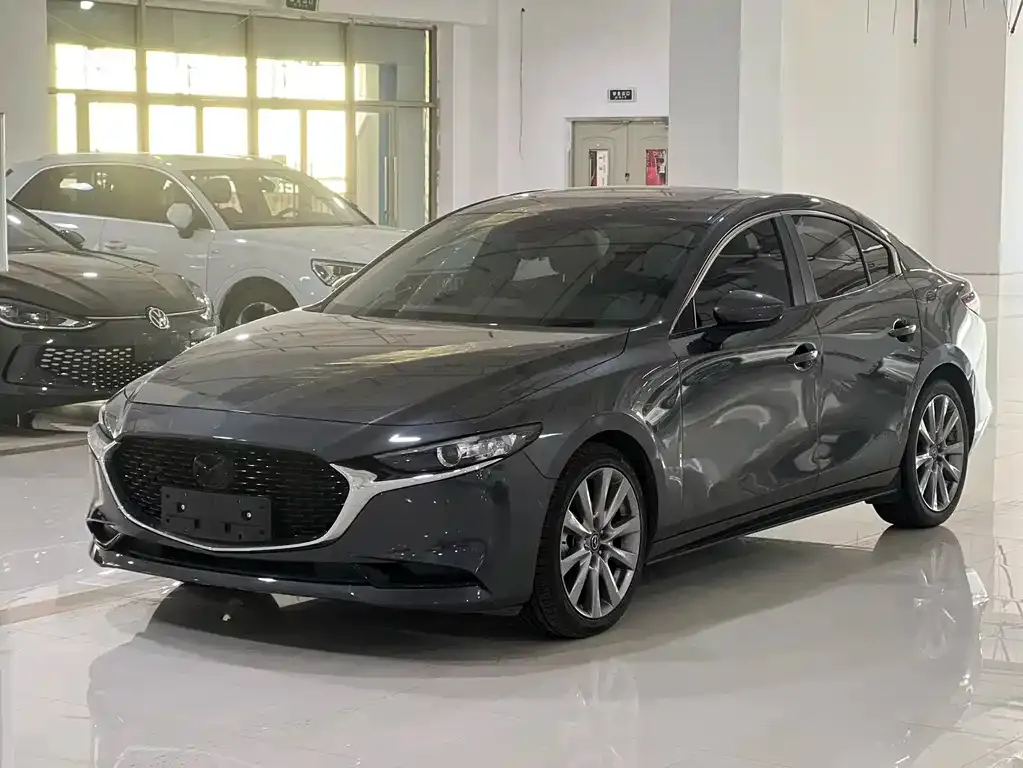 Mazda 3 Axela — фото 1