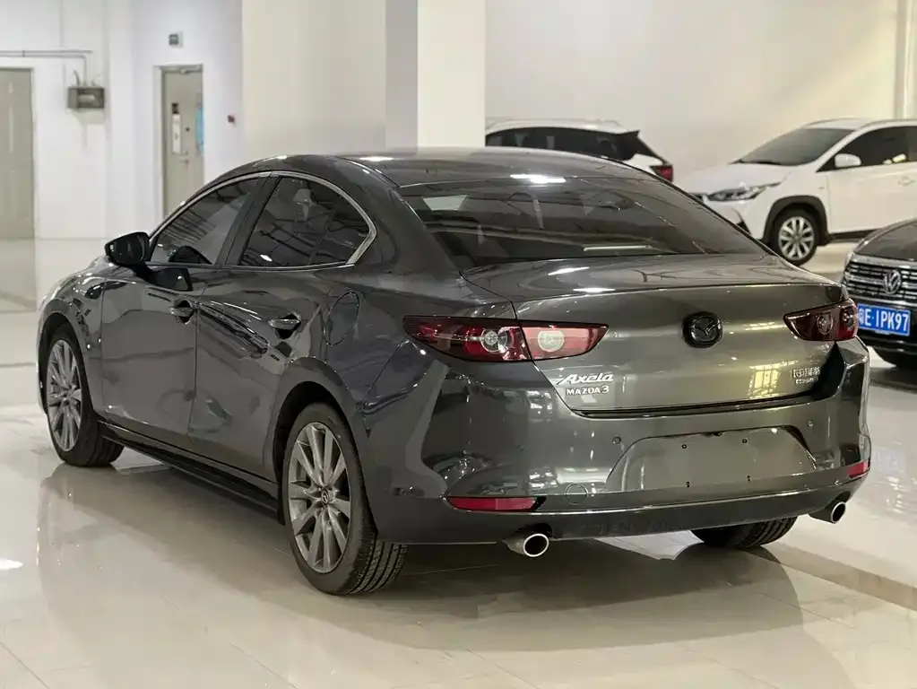 Mazda 3 Axela — фото 4