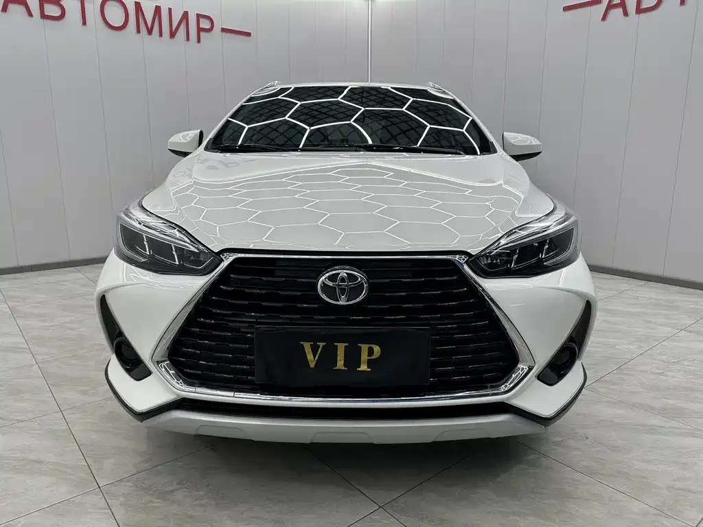 Toyota Yaris L — фото 8