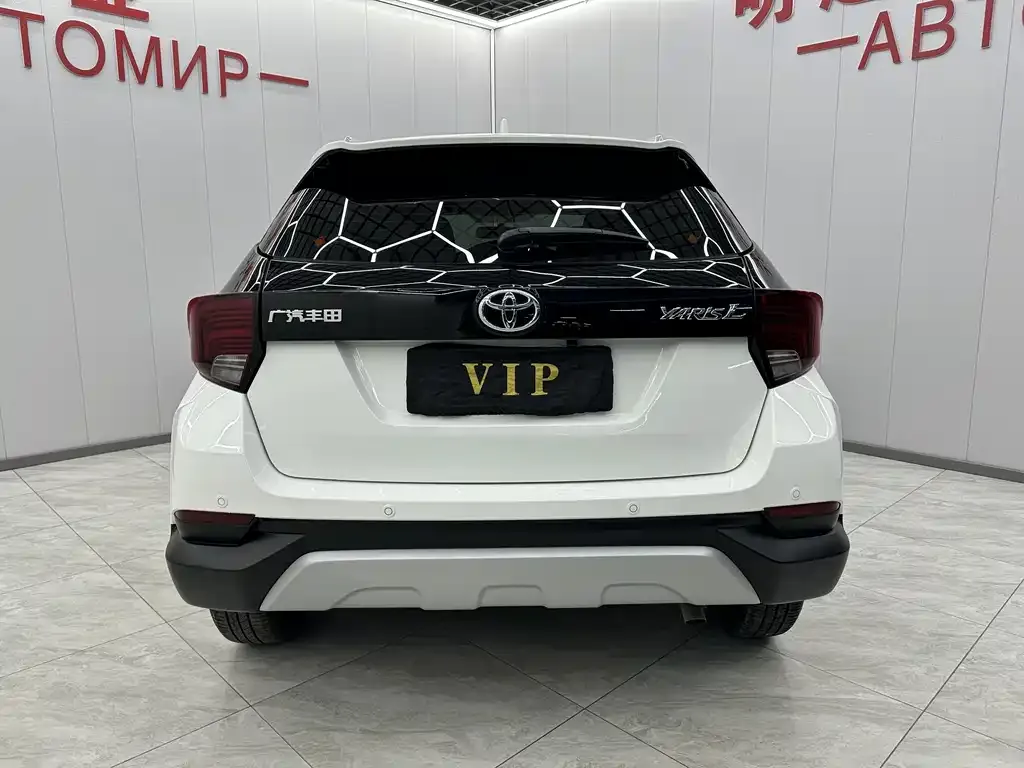 Toyota Yaris L — фото 6