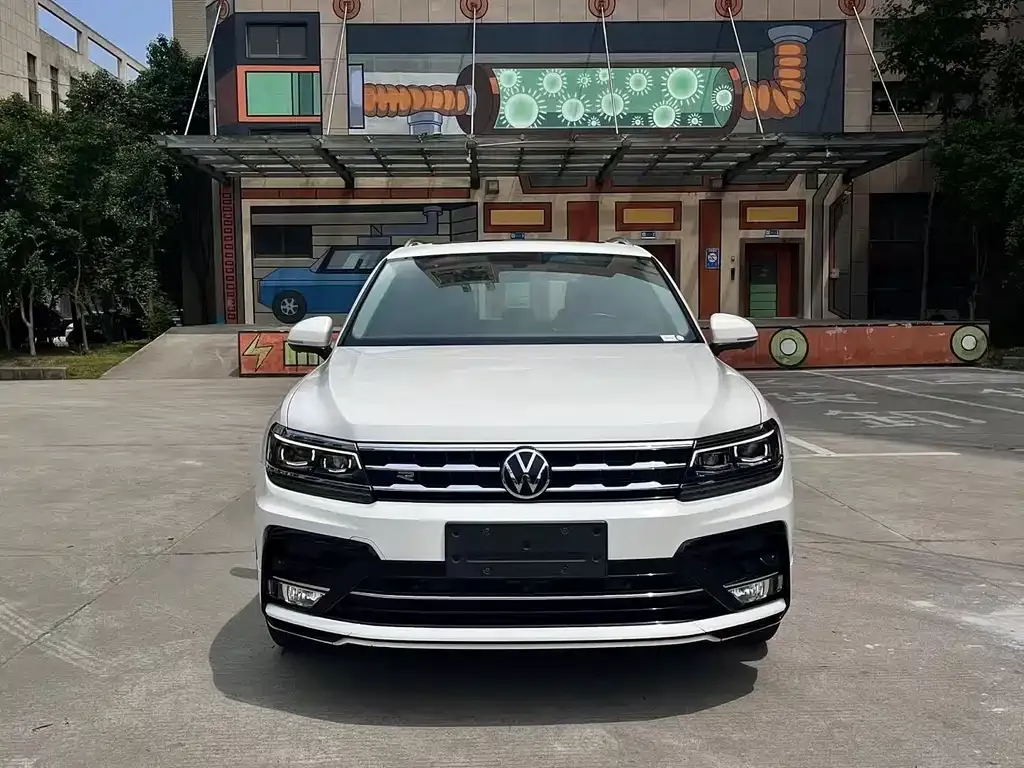 Volkswagen Tiguan L — фото 3