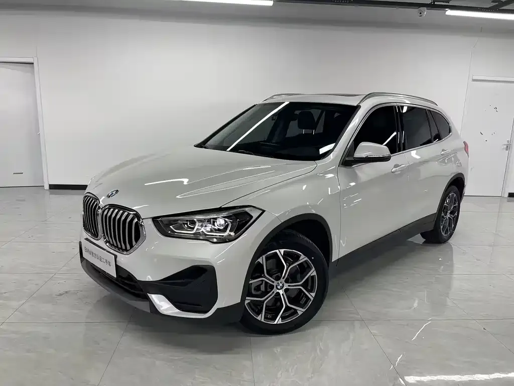 BMW X1 — фото 1