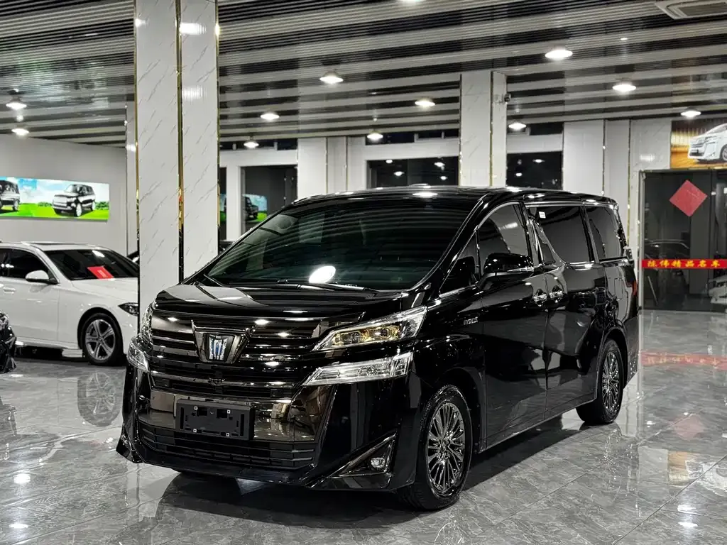 Toyota Vellfire — фото 1