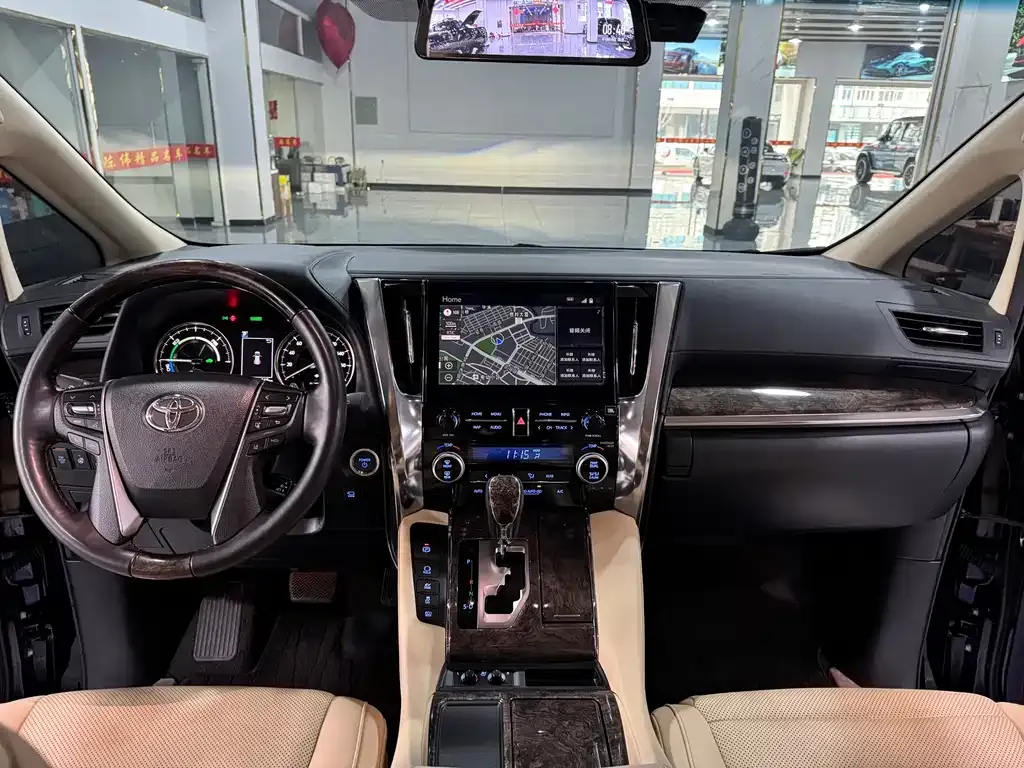 Toyota Vellfire — фото 6
