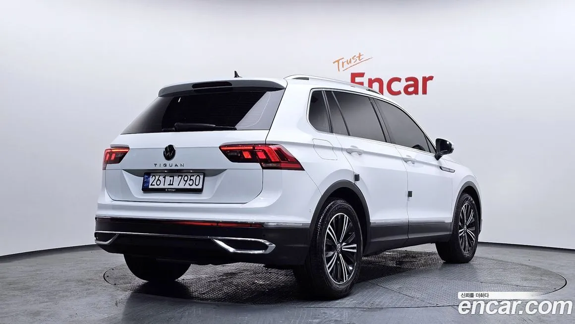 Volkswagen Tiguan — фото 8