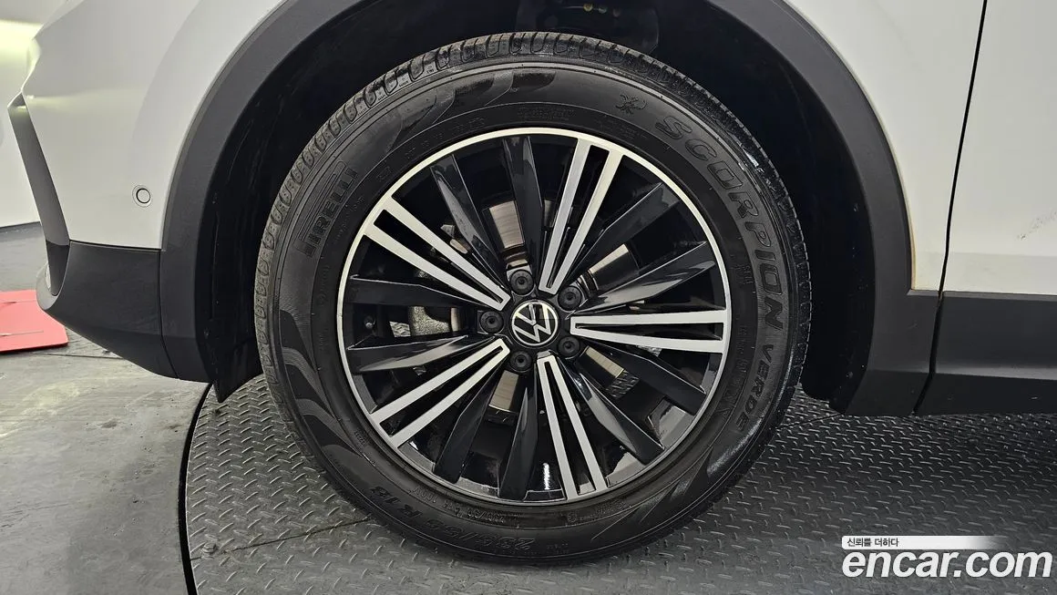 Volkswagen Tiguan — фото 4