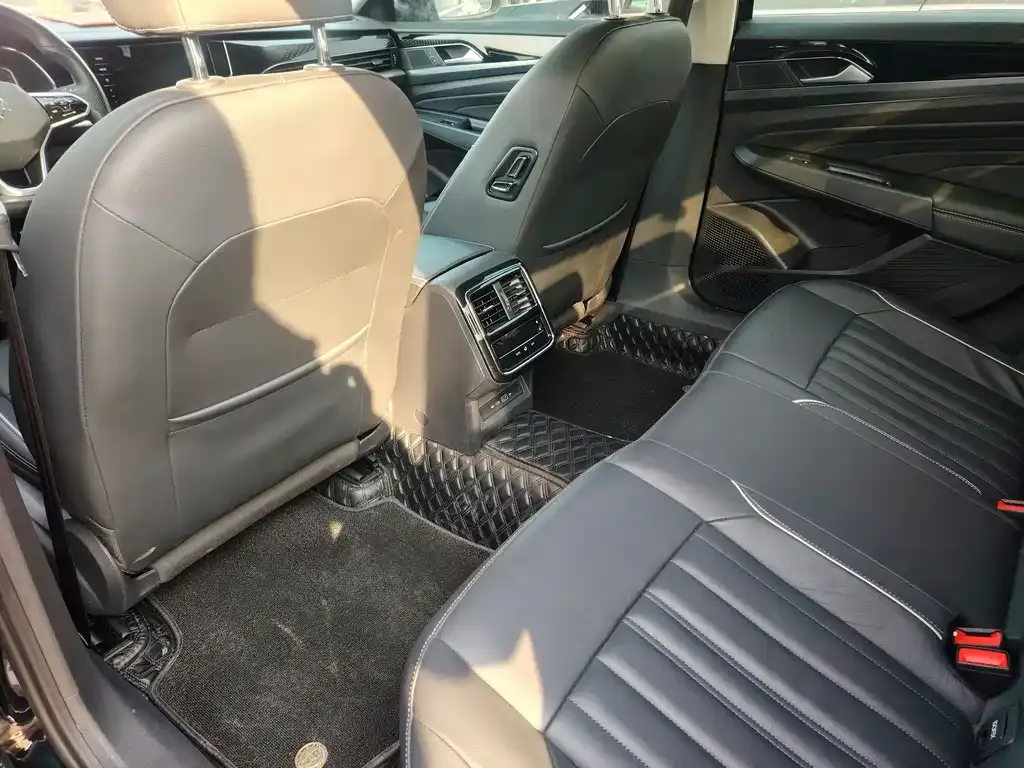Volkswagen Passat — фото 7