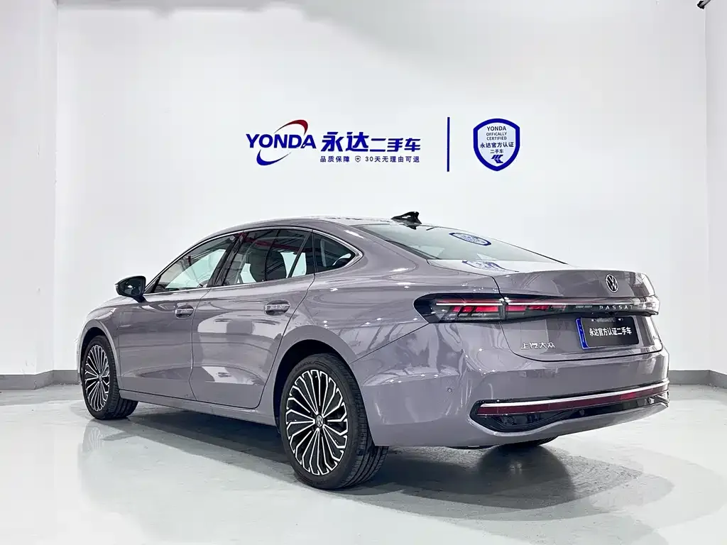 Volkswagen Passat — фото 7