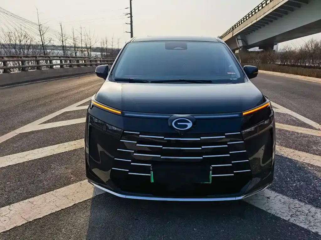 GAC Motor E8 Hybrid — фото 4