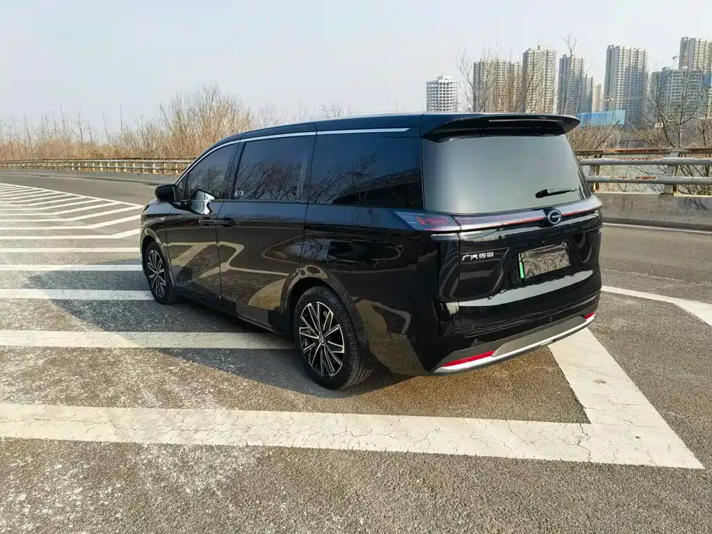 GAC Motor E8 Hybrid — фото 10