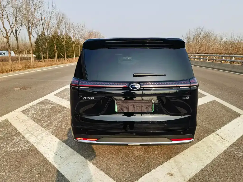 GAC Motor E8 Hybrid — фото 9
