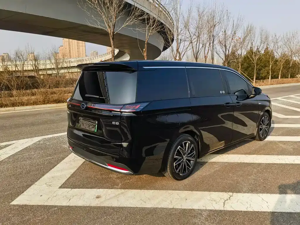 GAC Motor E8 Hybrid — фото 7