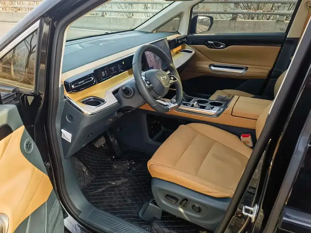 GAC Motor E8 Hybrid — фото 3