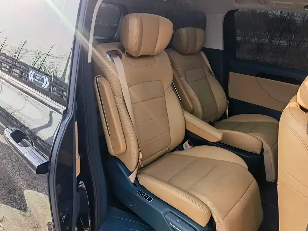 GAC Motor E8 Hybrid — фото 6