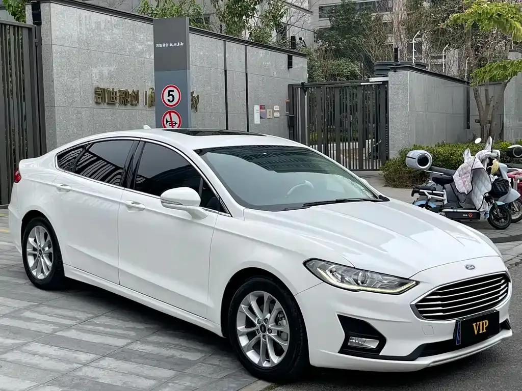 Ford Mondeo — фото 9