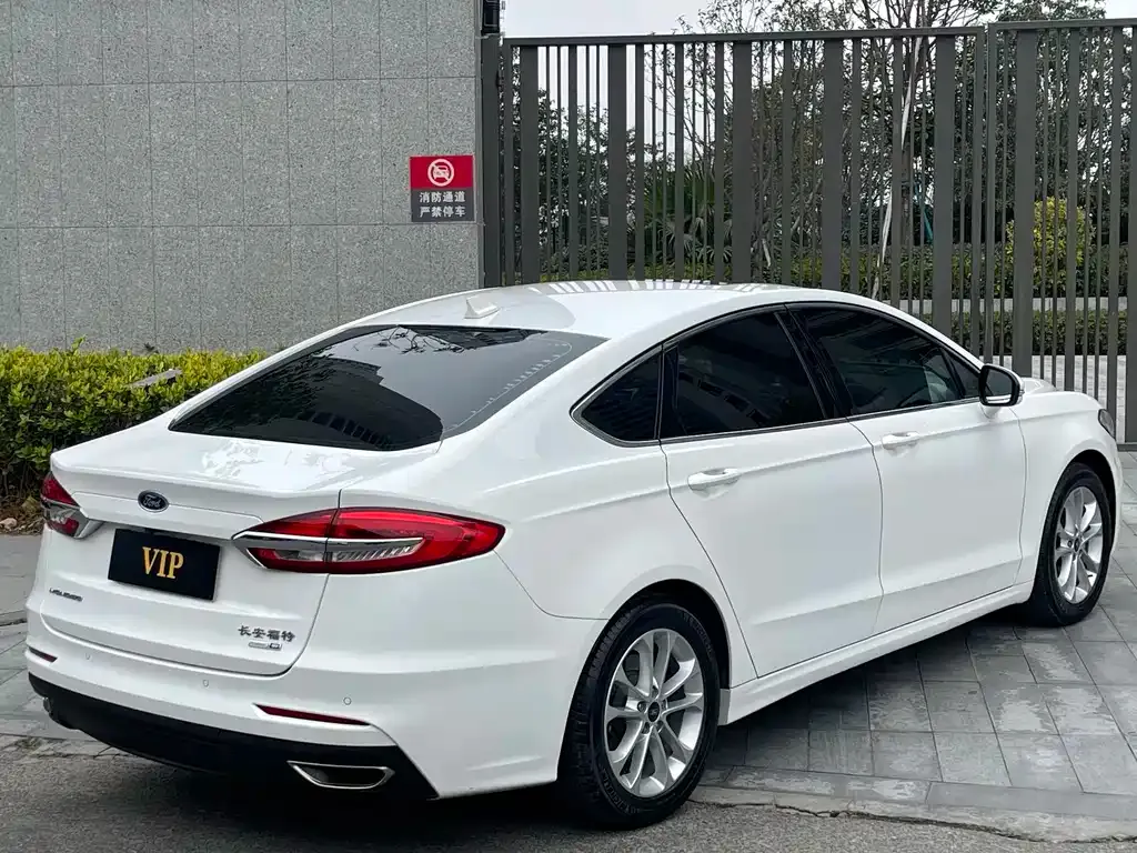 Ford Mondeo — фото 4