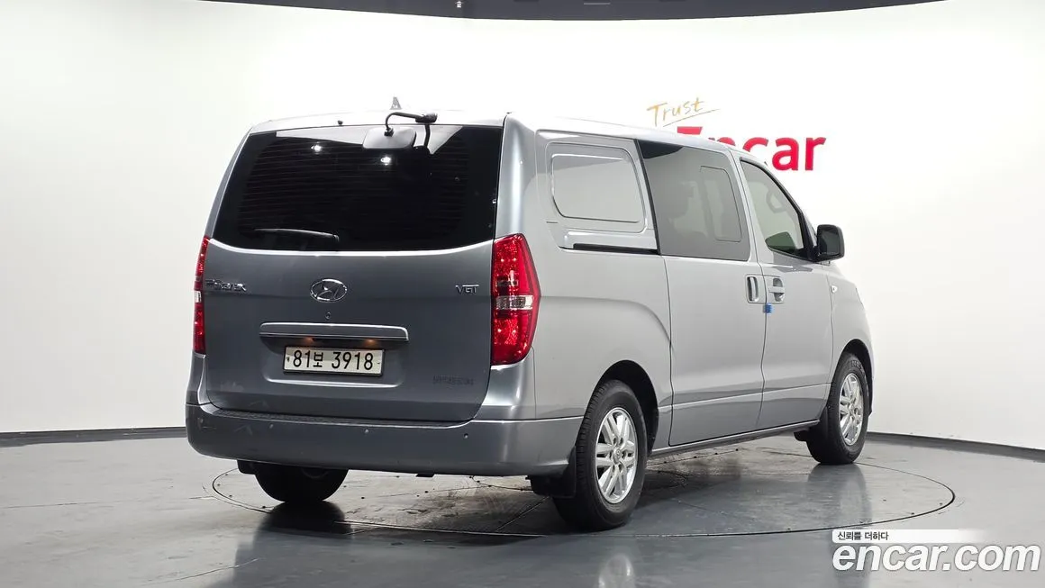 Hyundai Starex — фото 3