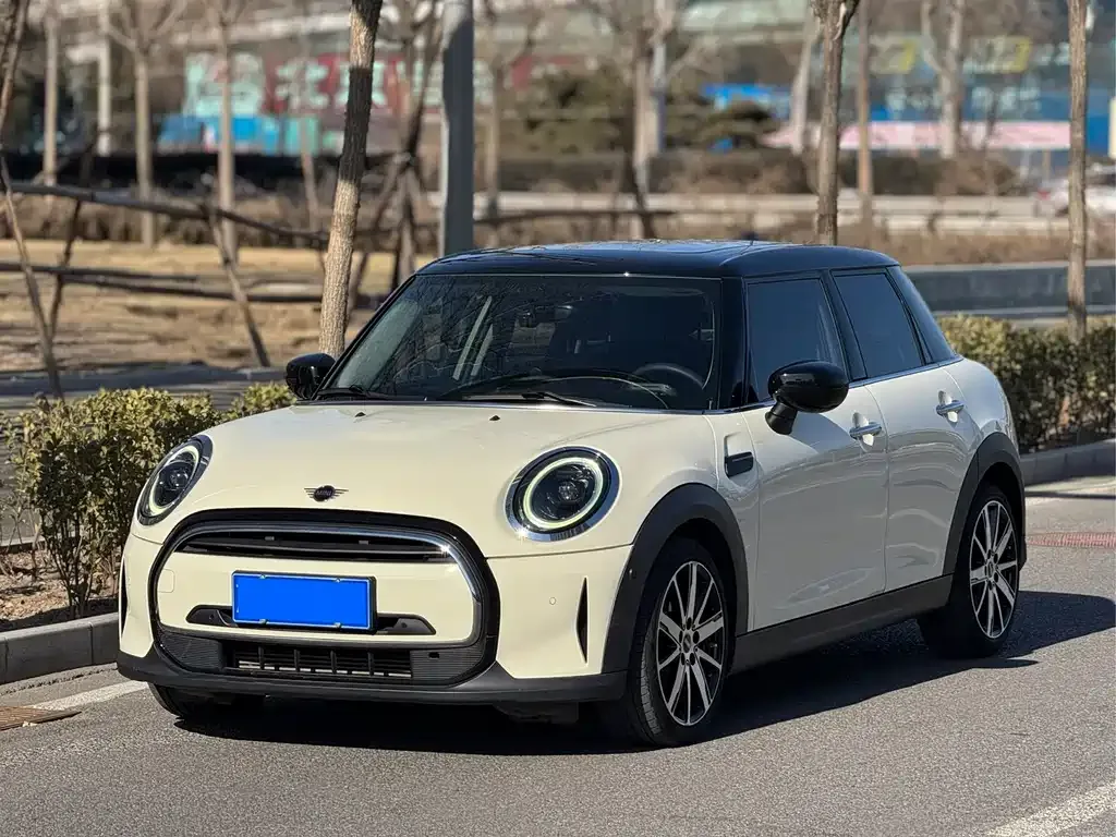 MINI Cooper (3-door) — фото 1