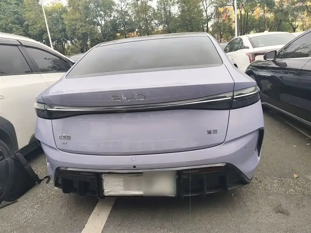 BYD Seal — фото 9