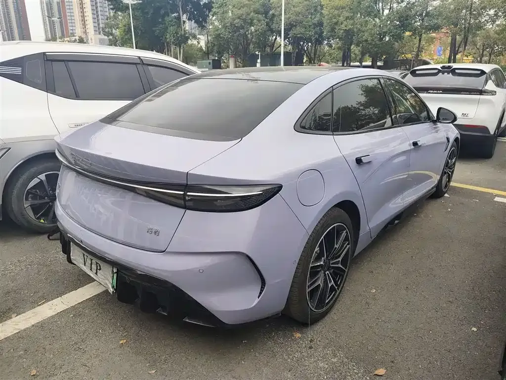 BYD Seal — фото 8
