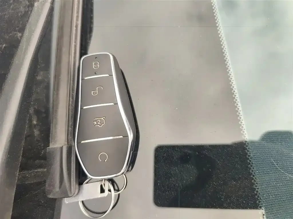 BYD Seal — фото 5