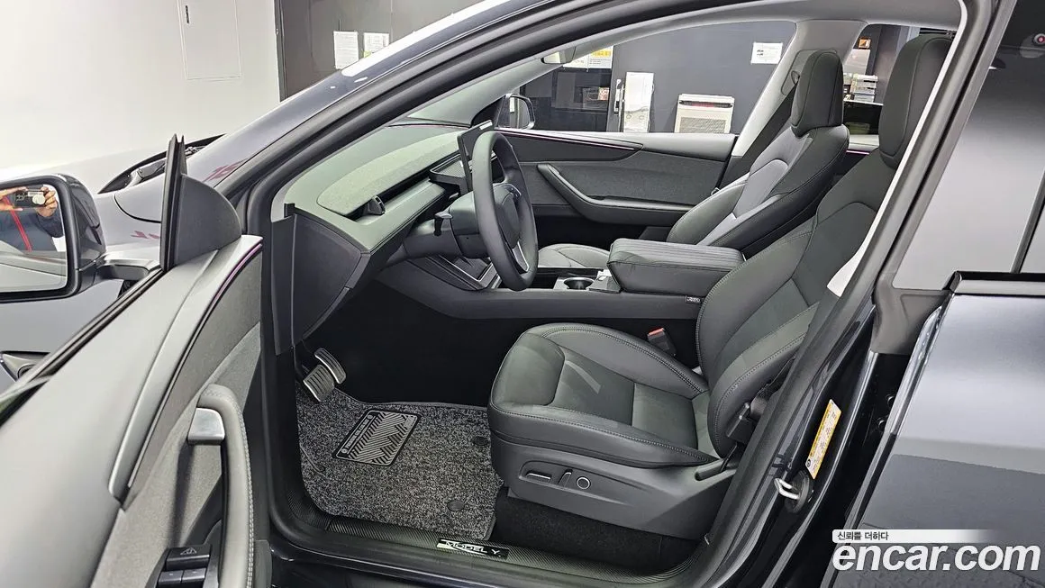 Tesla Model Y — фото 9