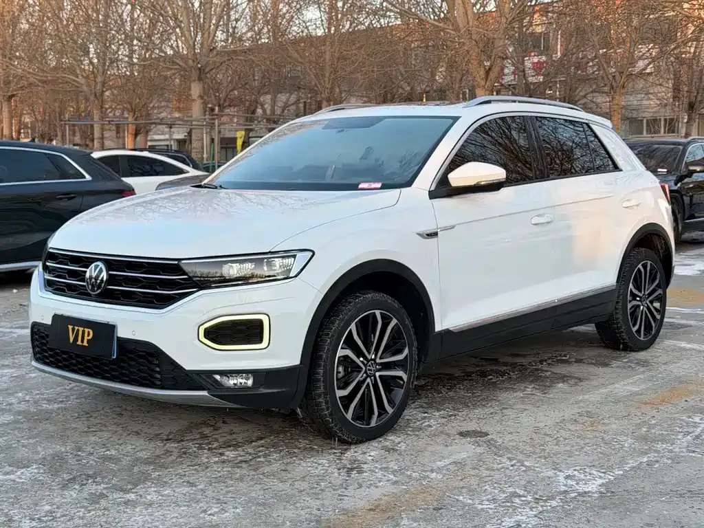 Volkswagen T-Roc — фото 1