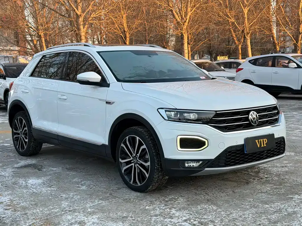Volkswagen T-Roc — фото 9