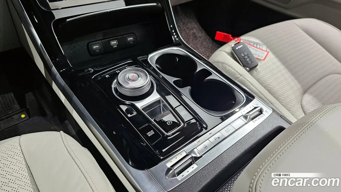 Kia Carnival — фото 10