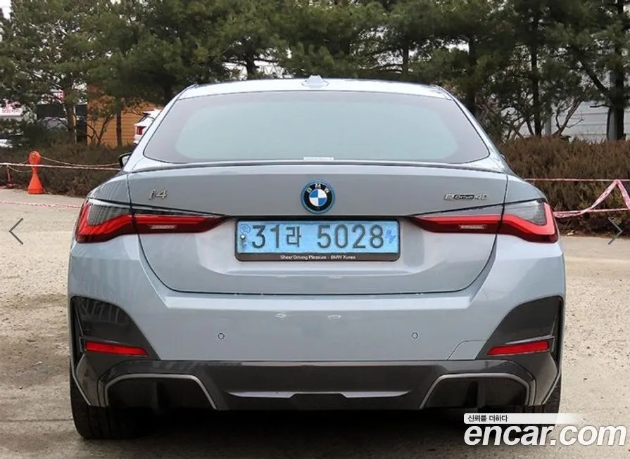 BMW i4 — фото 6