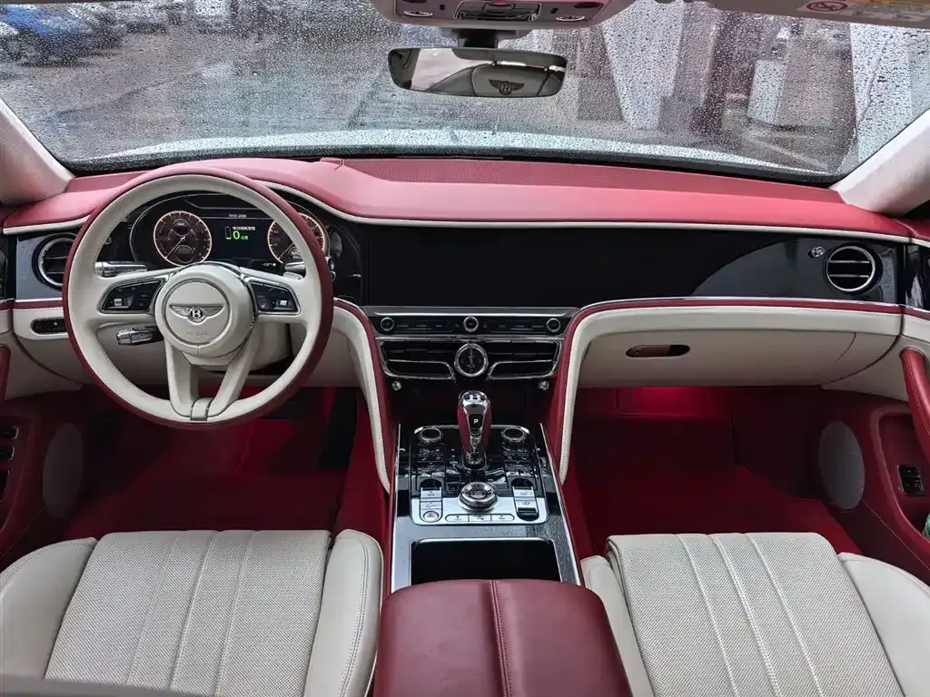 Bentley Flying Spur PHEV — фото 6
