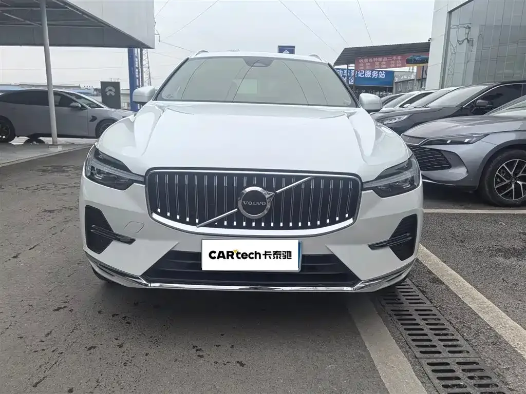 Volvo XC60 — фото 8