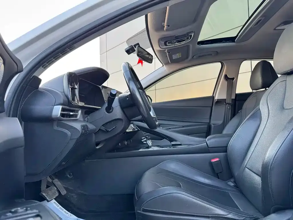 Hyundai Elantra — фото 6