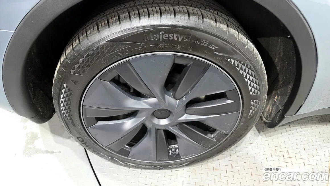 Tesla Model Y — фото 7