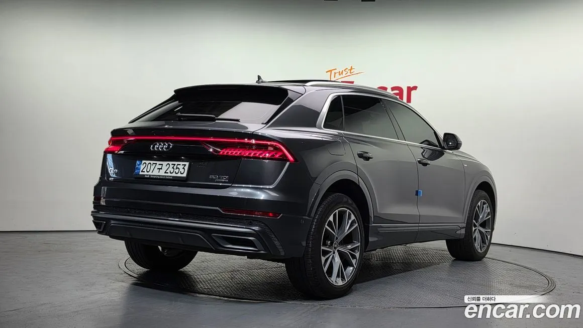 Audi Q8 — фото 2