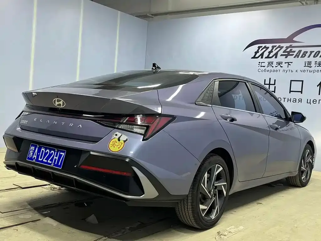 Hyundai Elantra — фото 6
