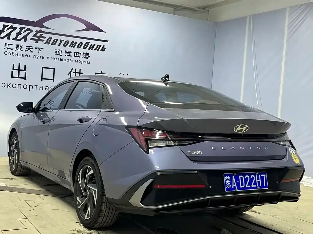Hyundai Elantra — фото 4