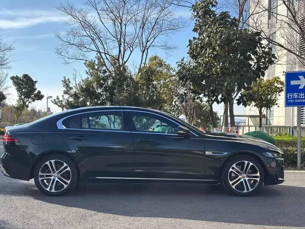 Jaguar XEL — фото 10