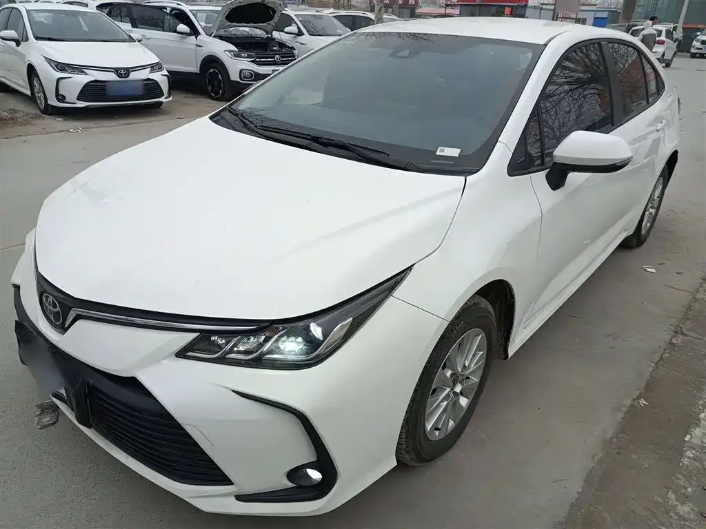 Toyota Corolla — фото 4