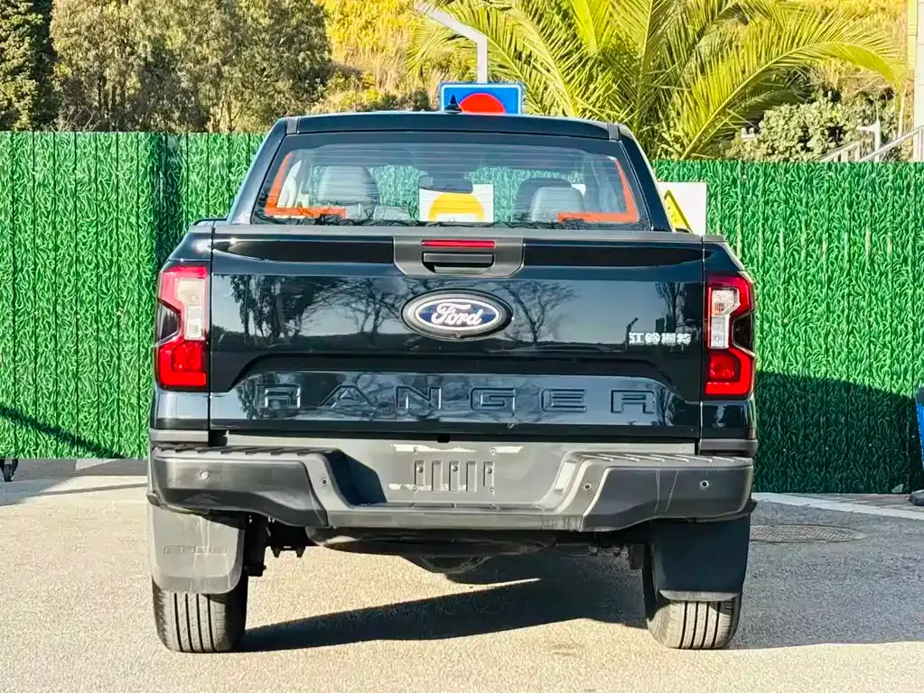 Ford Ranger — фото 10