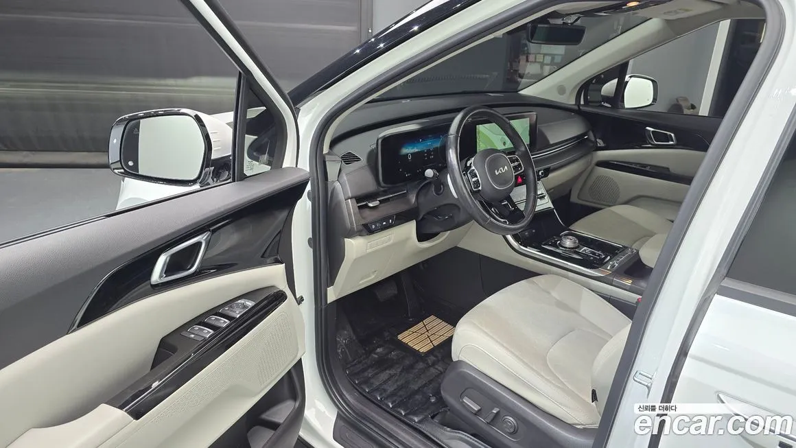 Kia Carnival — фото 10
