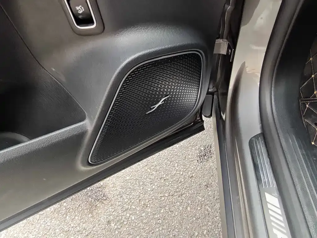 Mercedes-Benz GLB AMG — фото 9